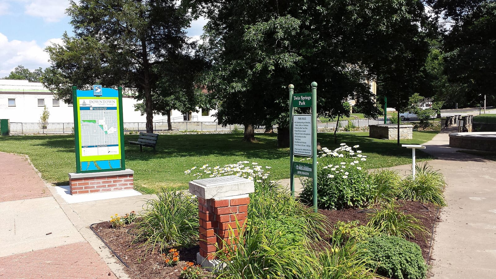 Entrance to Twin Springs Park