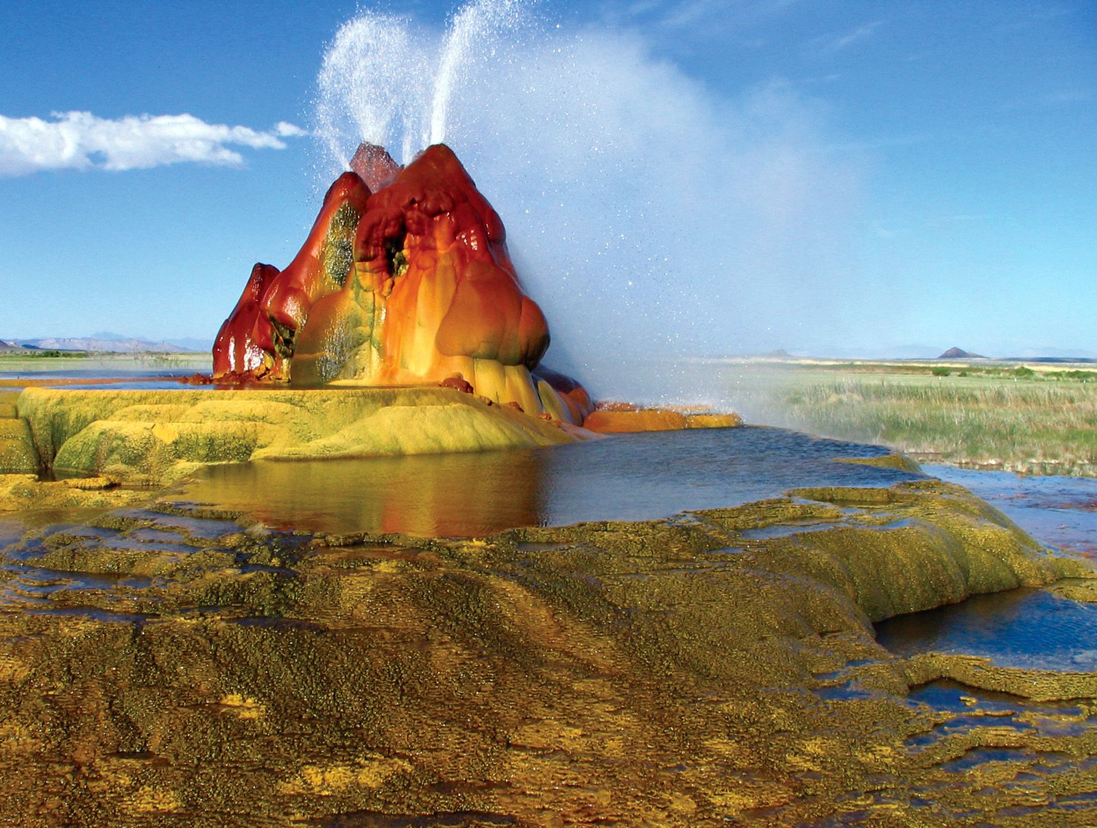Fly Geyser erupting from its mineral mound, 2005