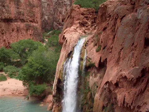 Havasu Falls and blue-green plunge pools