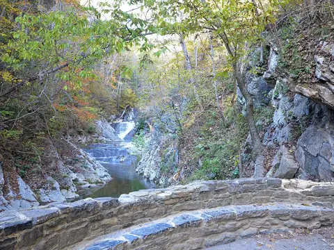 Uploaded by SA Cedar Creek Trail is paved accessible trail that runs under the bridge and along the creek to the Monacan Village Learn more about Natural Bridge