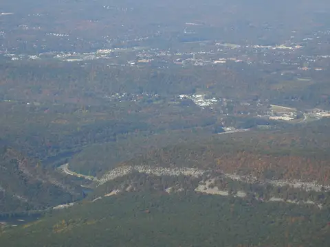 Delaware Water Gap with a view north, Hardwick, New Jersey, USA Ocxtober 2006