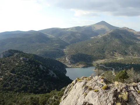 Cave Lake
